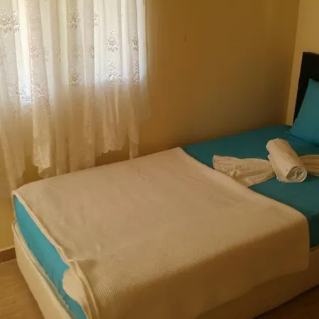 Gazde/Camere de închiriat Karaoz *